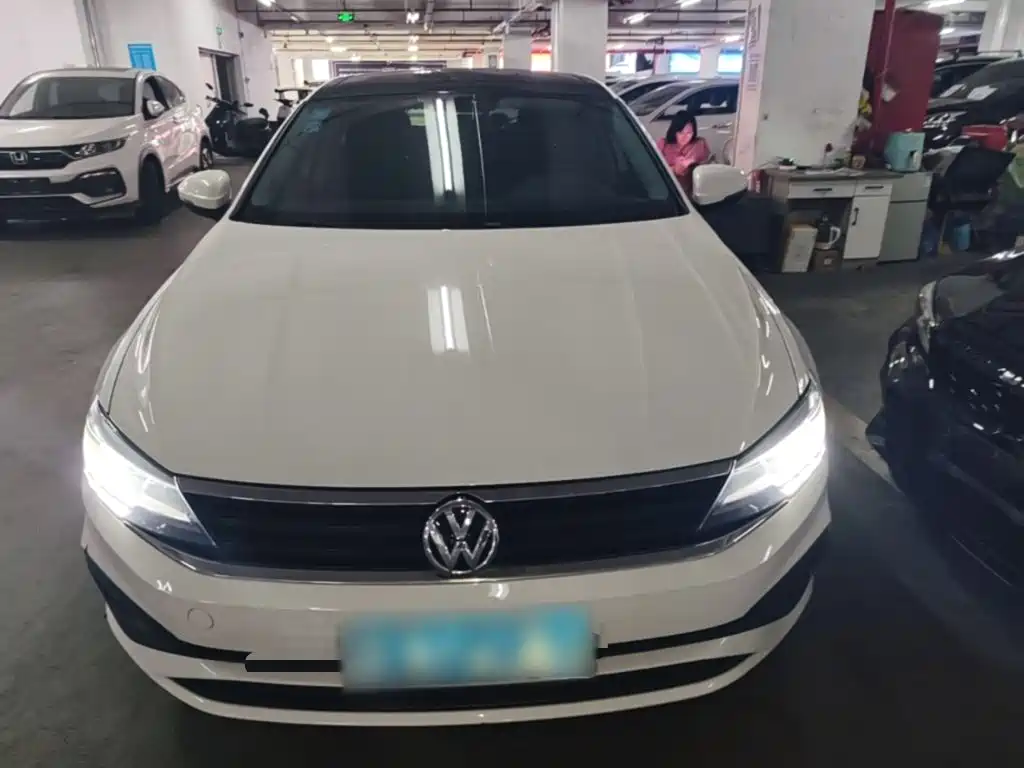 Volkswagen Lamando 2019 230TSI DSG VI