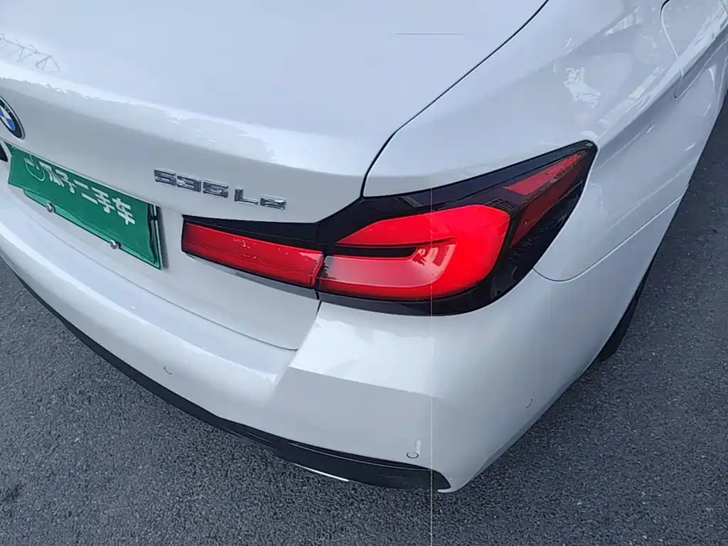 BMW 5 Series New Energy — миниатюра 8