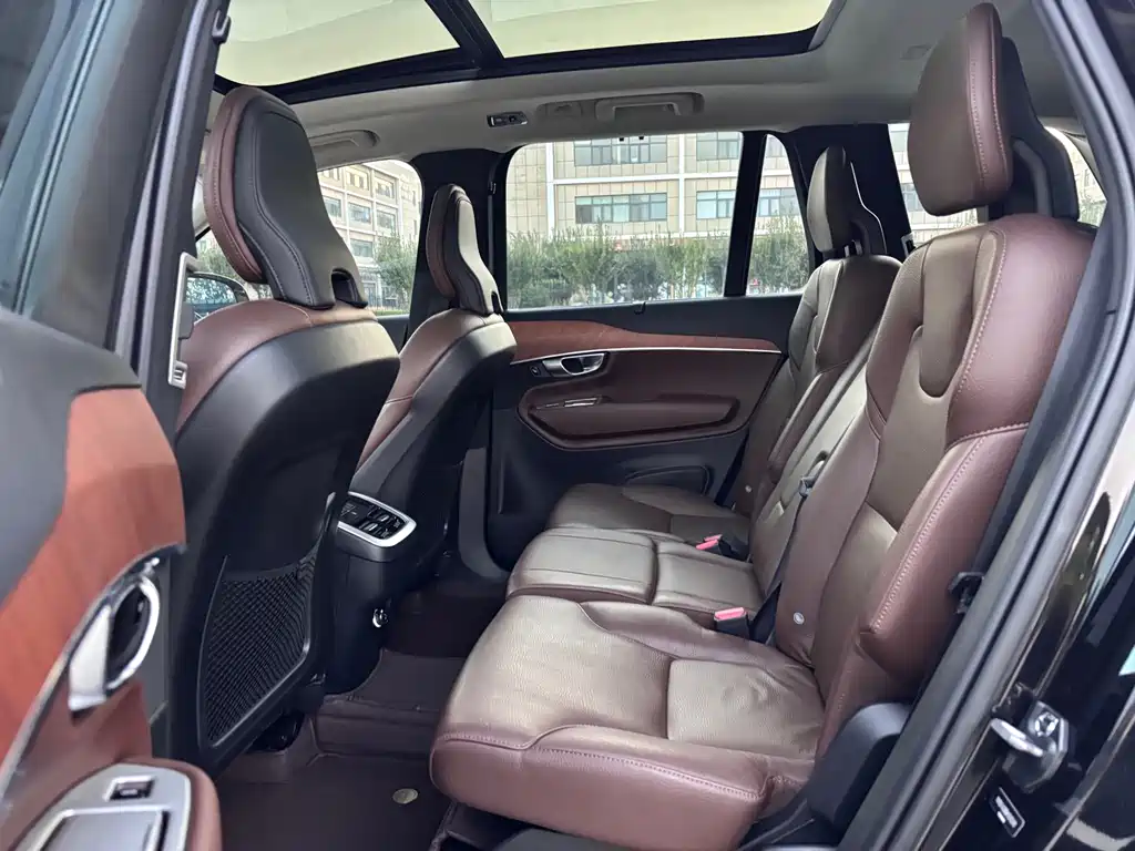 Volvo XC90 — миниатюра 12