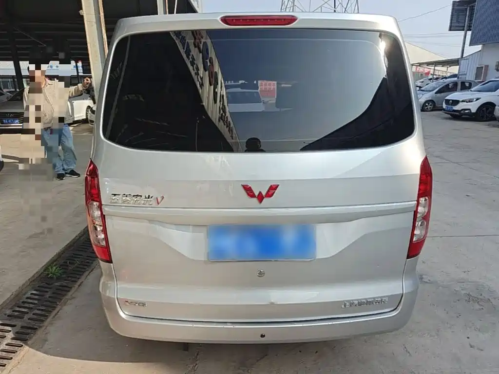 Wuling Hongguang V — миниатюра 6