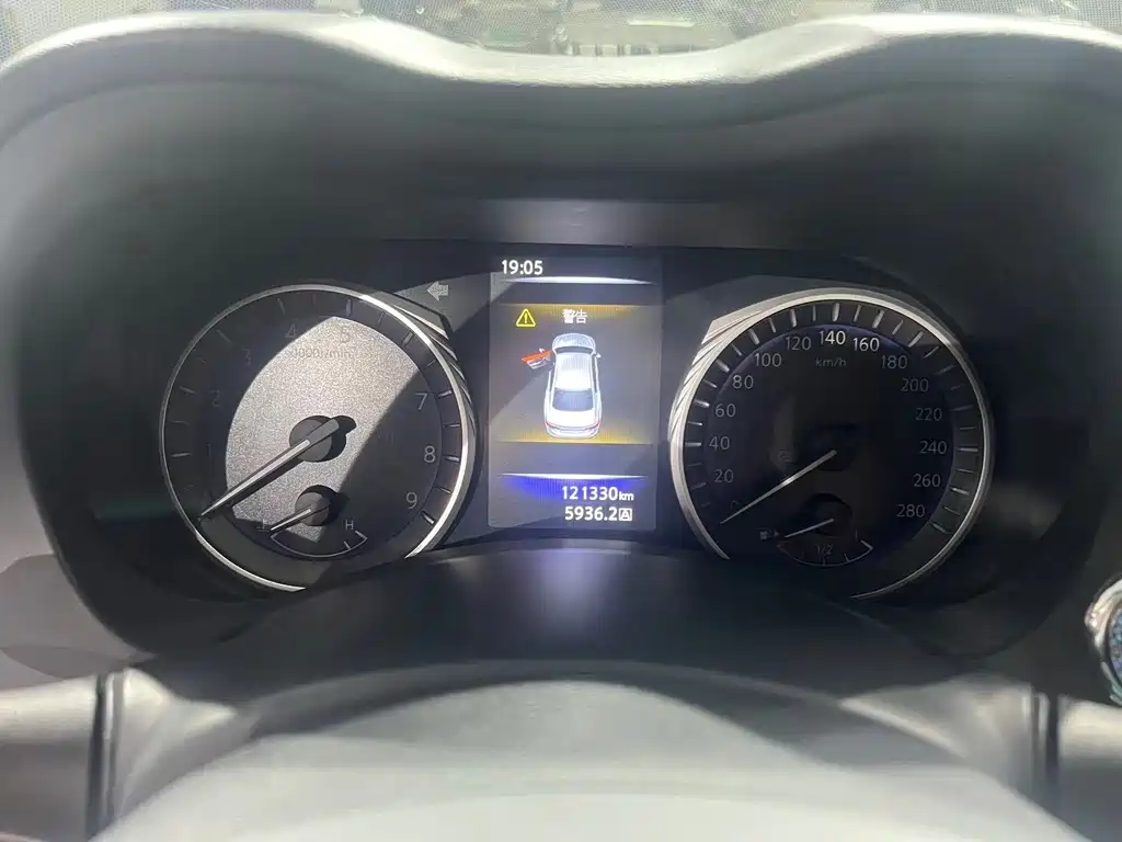 Infiniti Q50 — миниатюра 9
