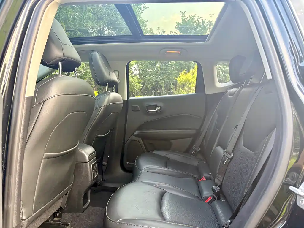 Jeep Compass — миниатюра 14