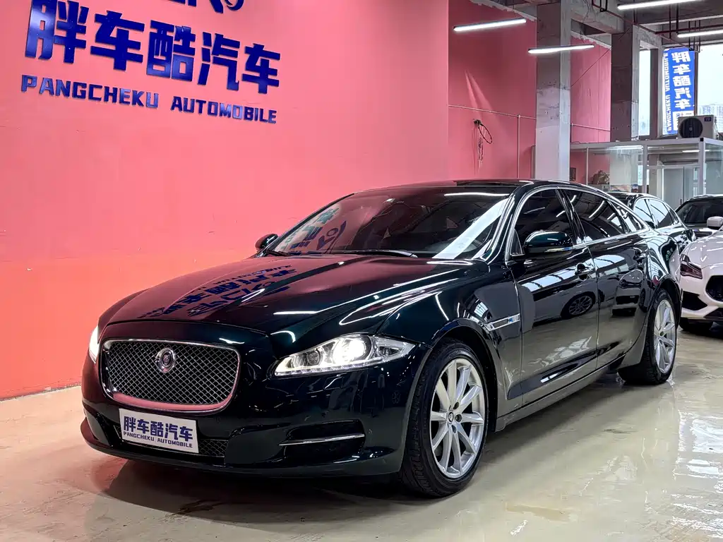 Jaguar XJ