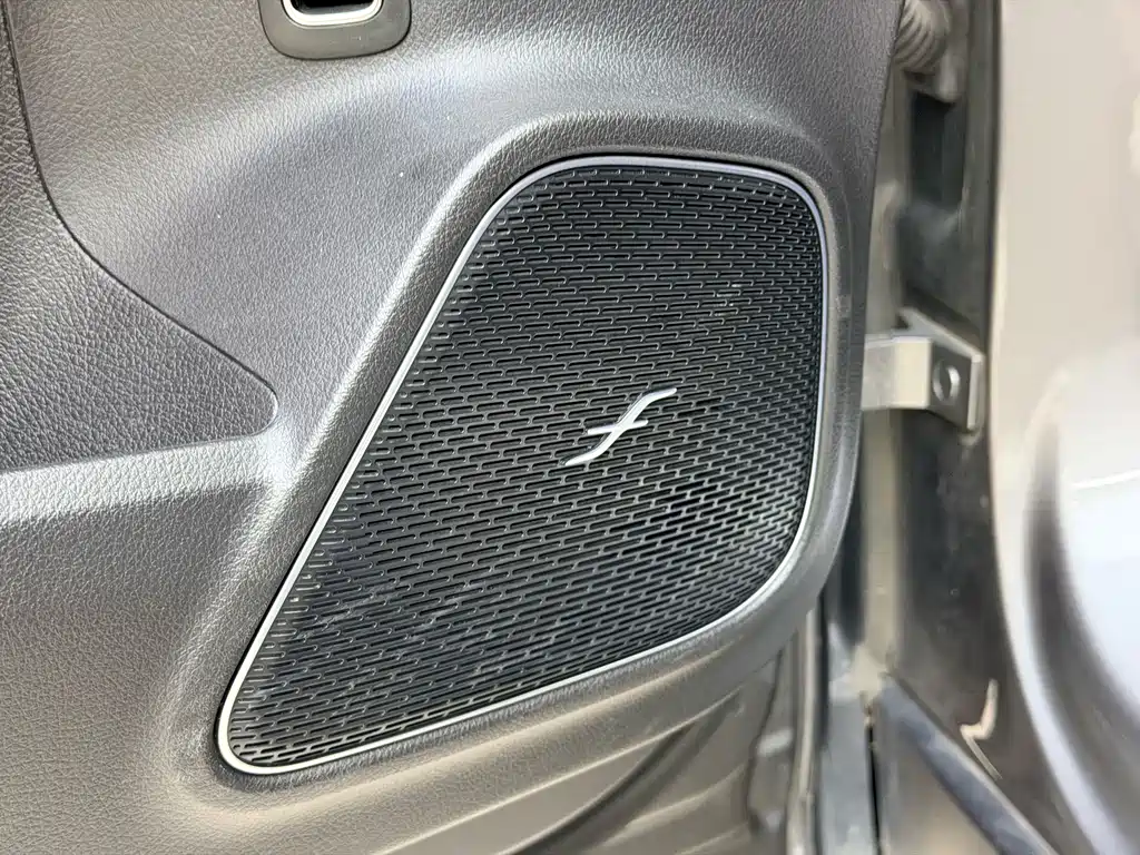Mercedes-Benz GLB AMG — миниатюра 10