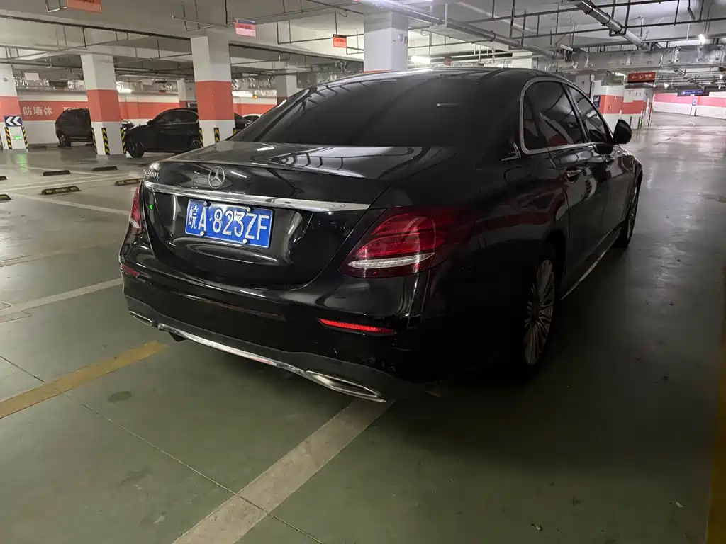 Mercedes-Benz E-Class — миниатюра 9