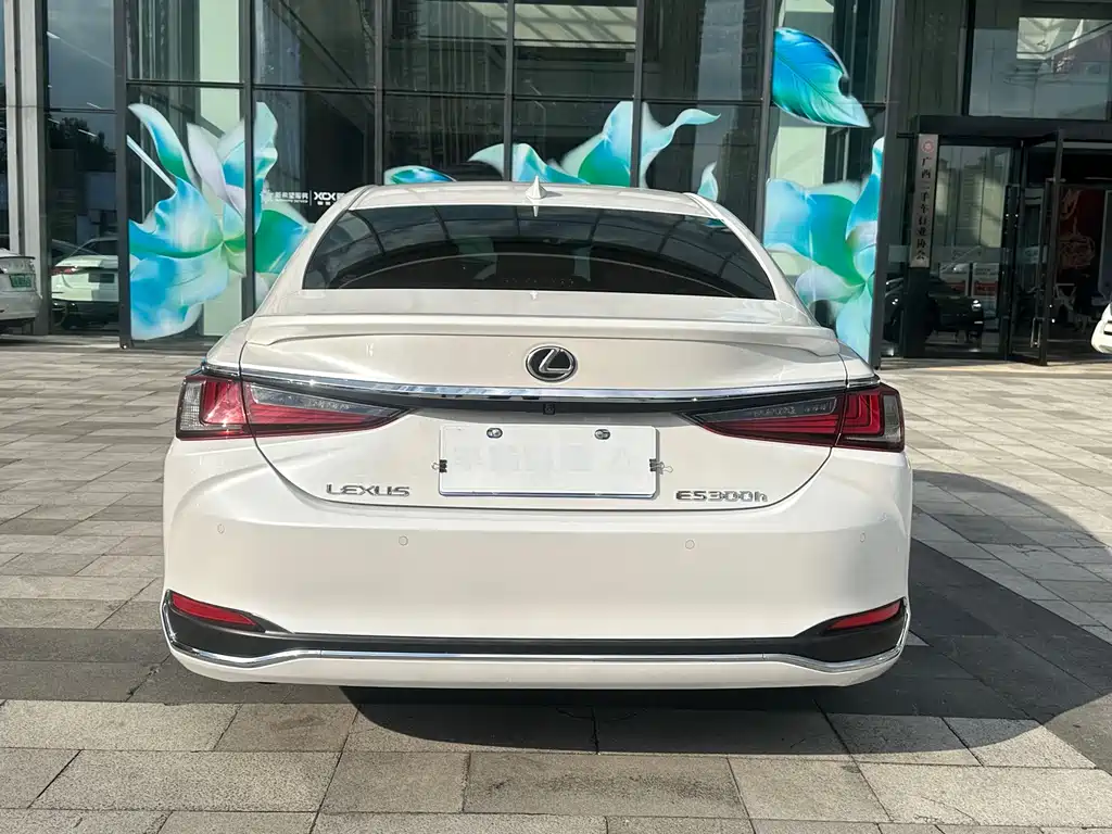Lexus ES — миниатюра 5