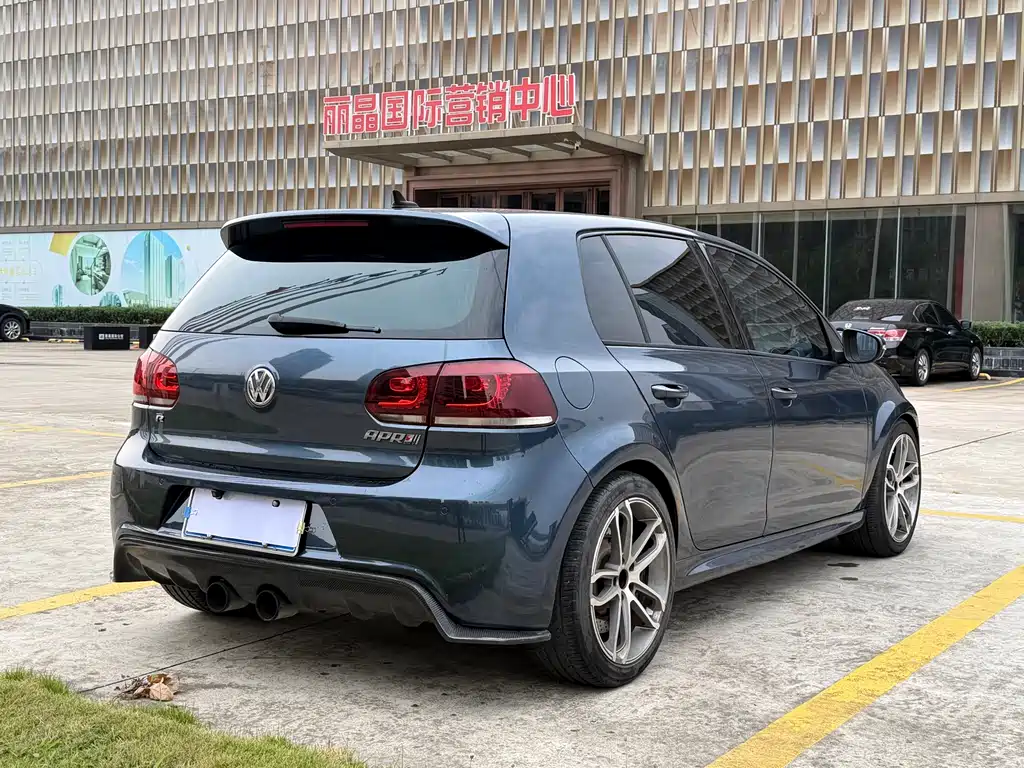 Volkswagen Golf 2011 2.0TSI R