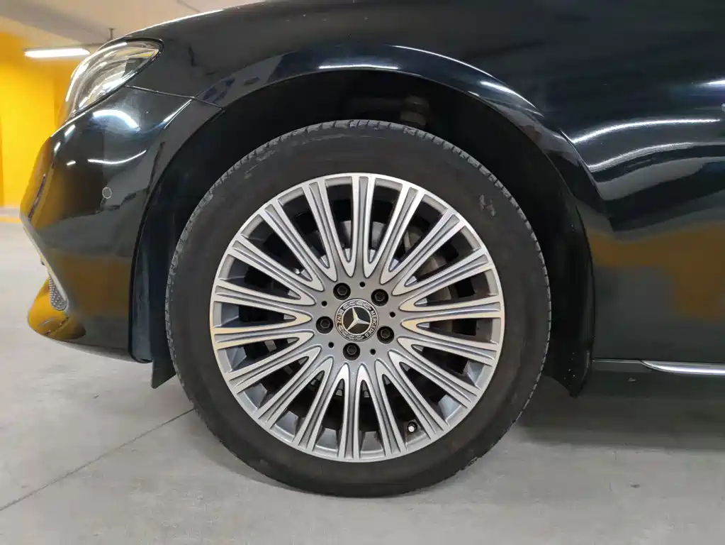 Mercedes-Benz E-Class — миниатюра 4