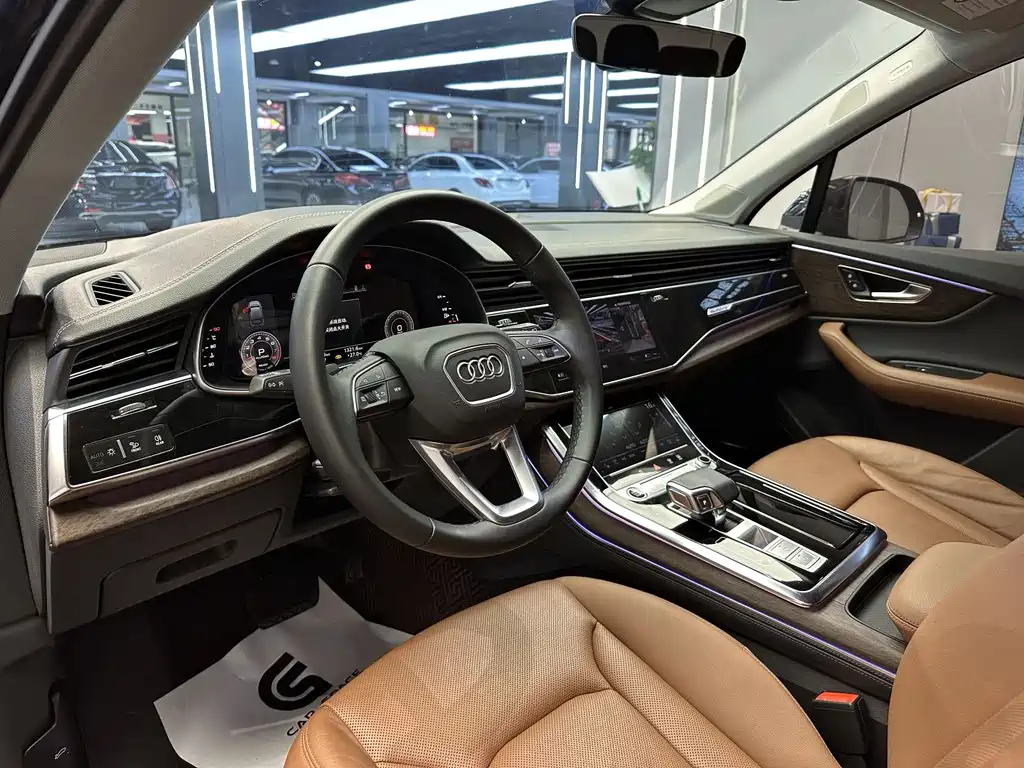 Audi Q7 — миниатюра 5