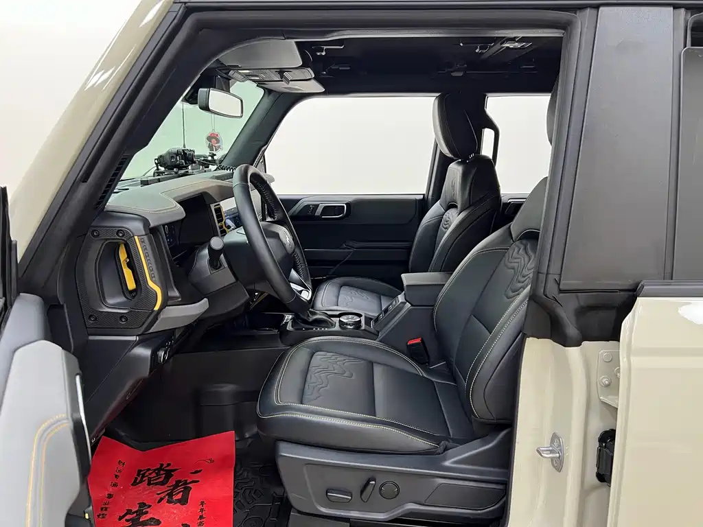 Ford Bronco — миниатюра 12