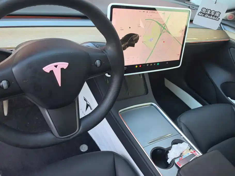 Tesla Model 3 — миниатюра 12