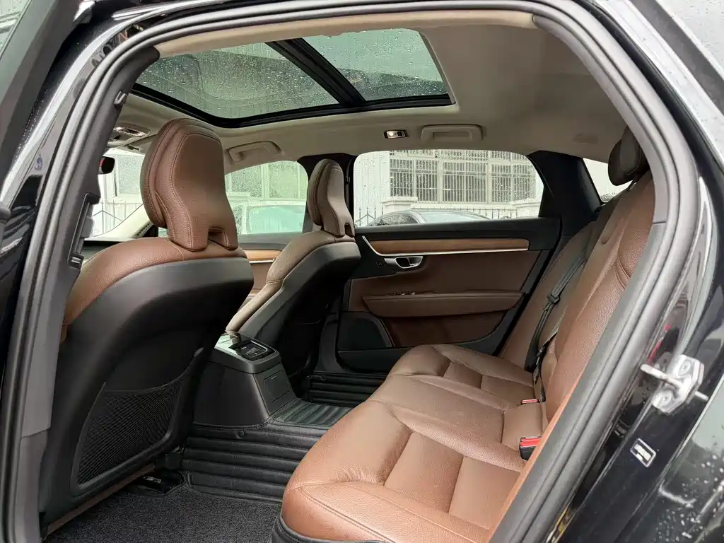 Volvo S90 2020 T8 E Luxury