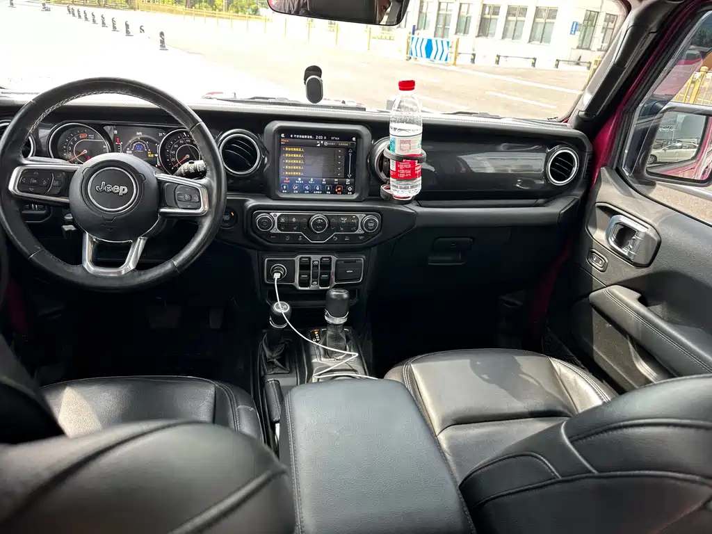 Jeep Wrangler — миниатюра 4