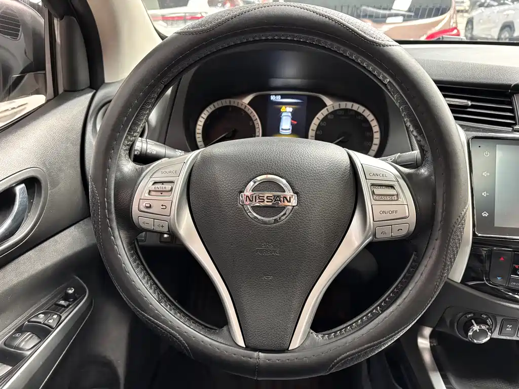 Nissan Terra — миниатюра 9