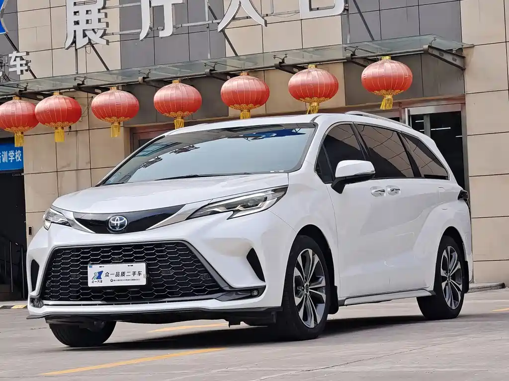 Toyota Granvia 2023