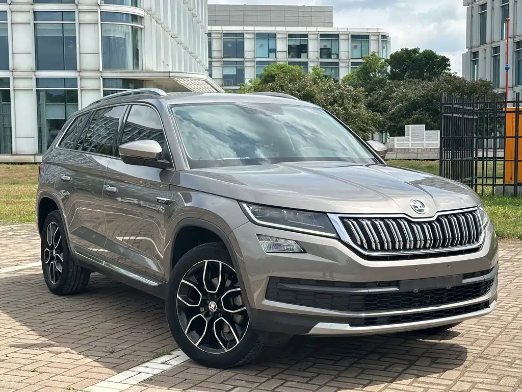 Skoda Kodiaq 2017 TSI330 7 мест Luxury
