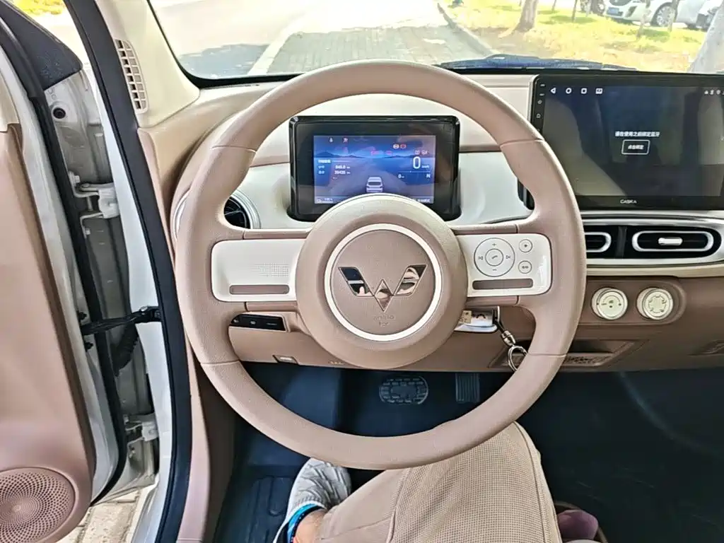 Wuling MINIEV — миниатюра 11