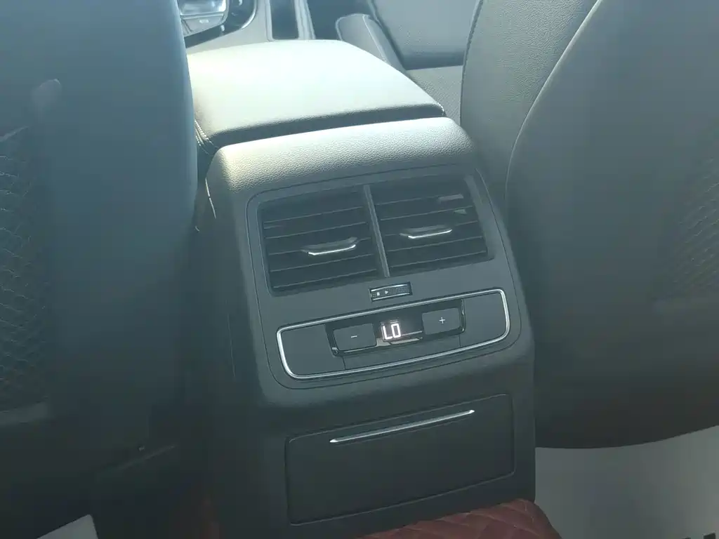 Audi A4L — миниатюра 14