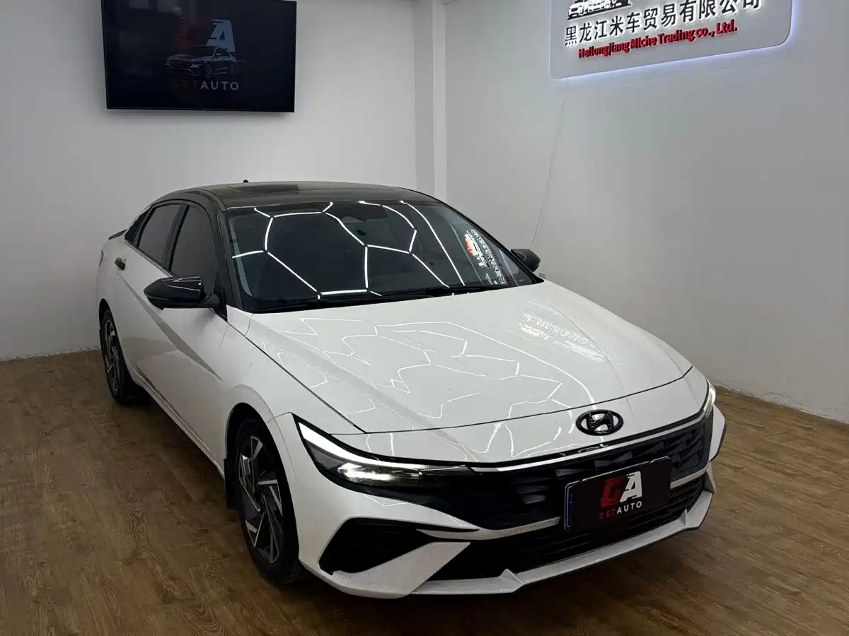 伊兰特 2023款 1.5L CVT LUX尊贵版 2023