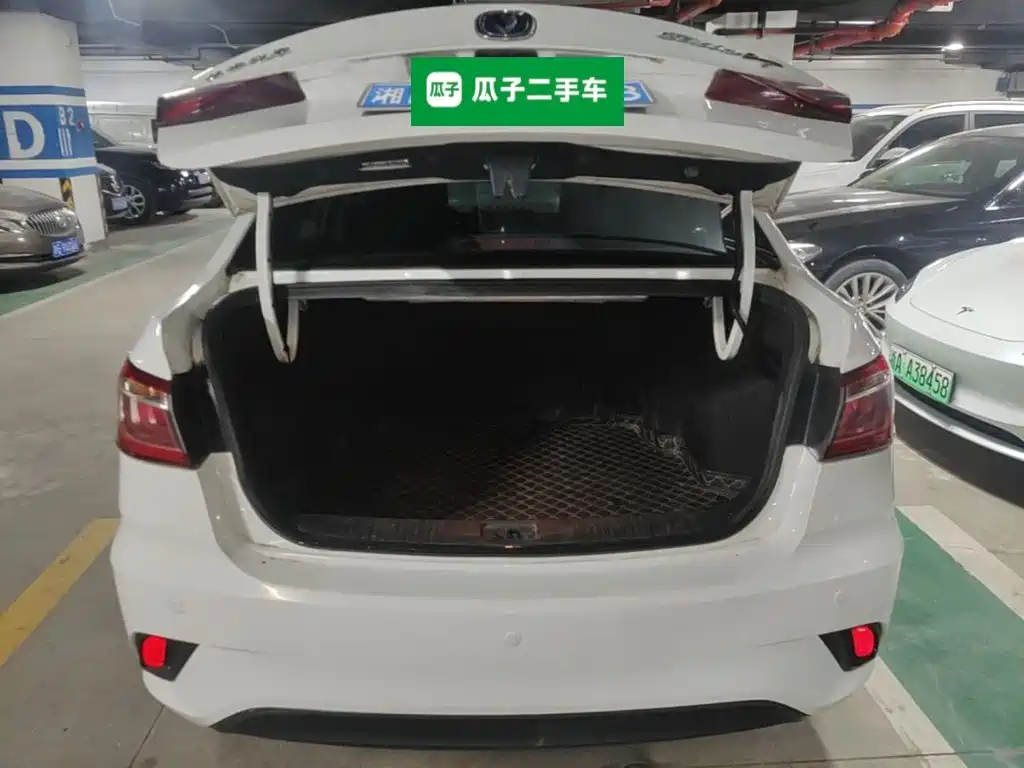 Changan Eado DT — миниатюра 15