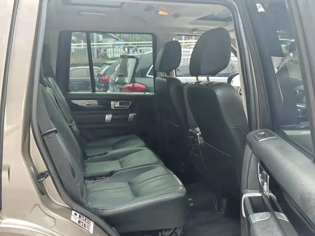 Land Rover Discovery — миниатюра 10