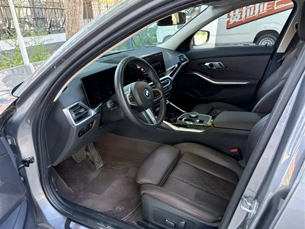 BMW i3 2024 eDrive 35 L