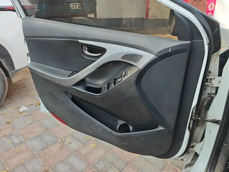 Hyundai Elantra Langdong — миниатюра 7
