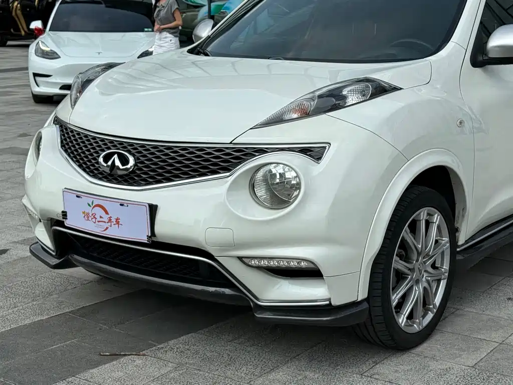 Infiniti ESQ — миниатюра 2