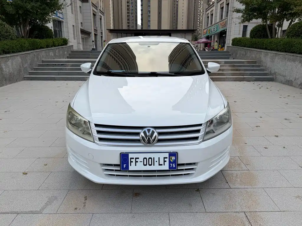 Volkswagen Santana — миниатюра 2