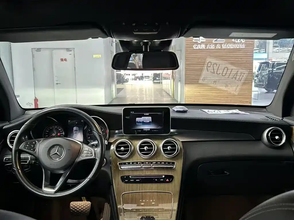 Mercedes-Benz GLC 2019 GLC 260 4MATIC SUV