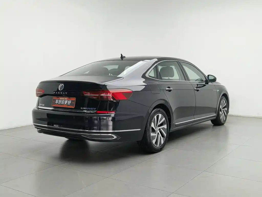 Volkswagen Passat PHEV — миниатюра 2