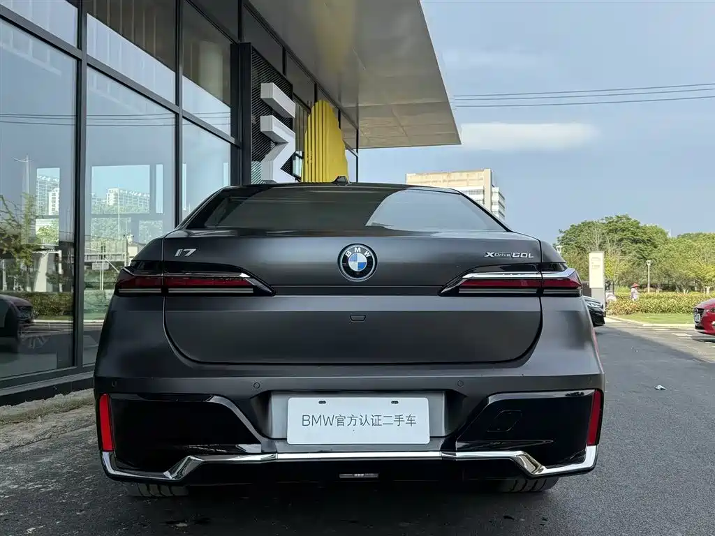 BMW i7 — миниатюра 5