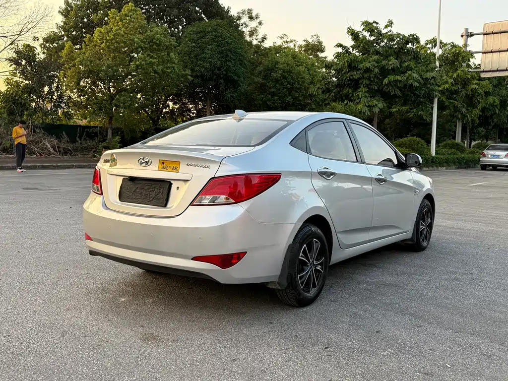 Hyundai Verna — миниатюра 4