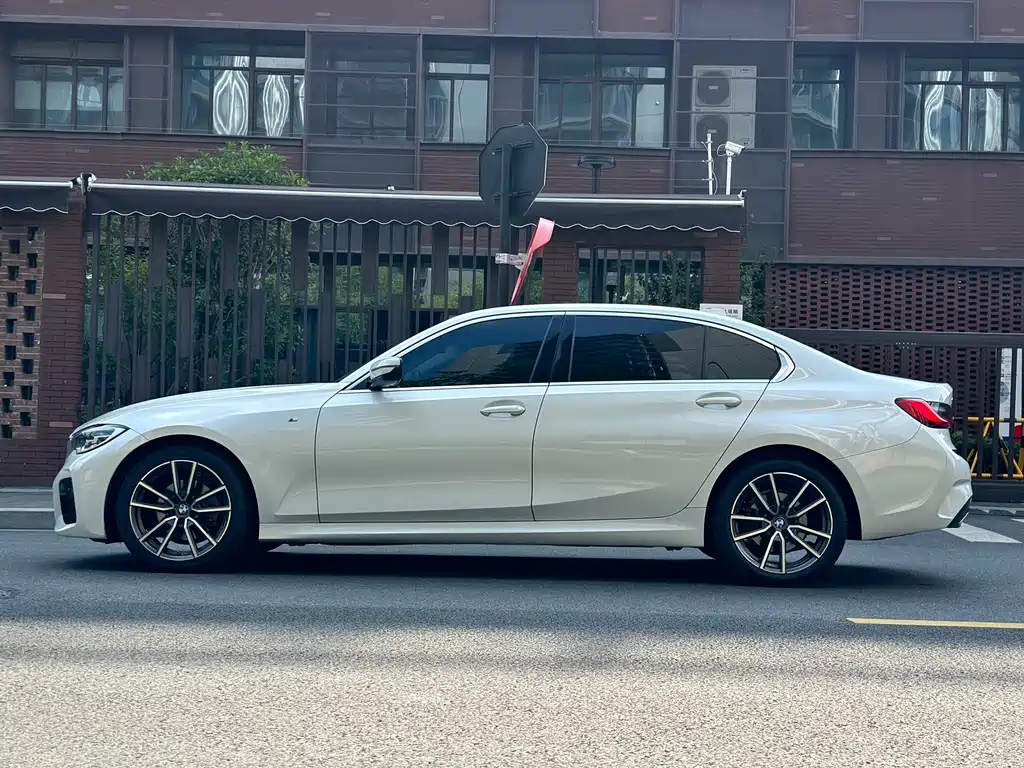 BMW 3 Series — миниатюра 10