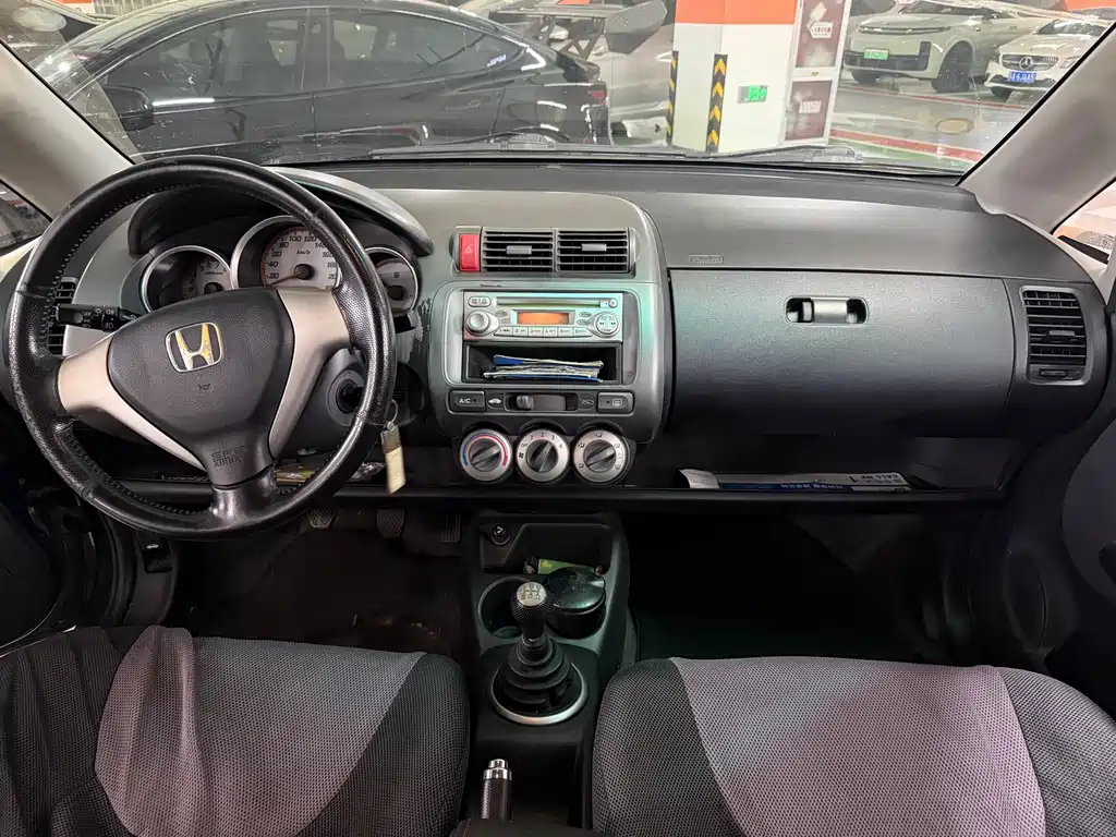 Honda Fit — миниатюра 9