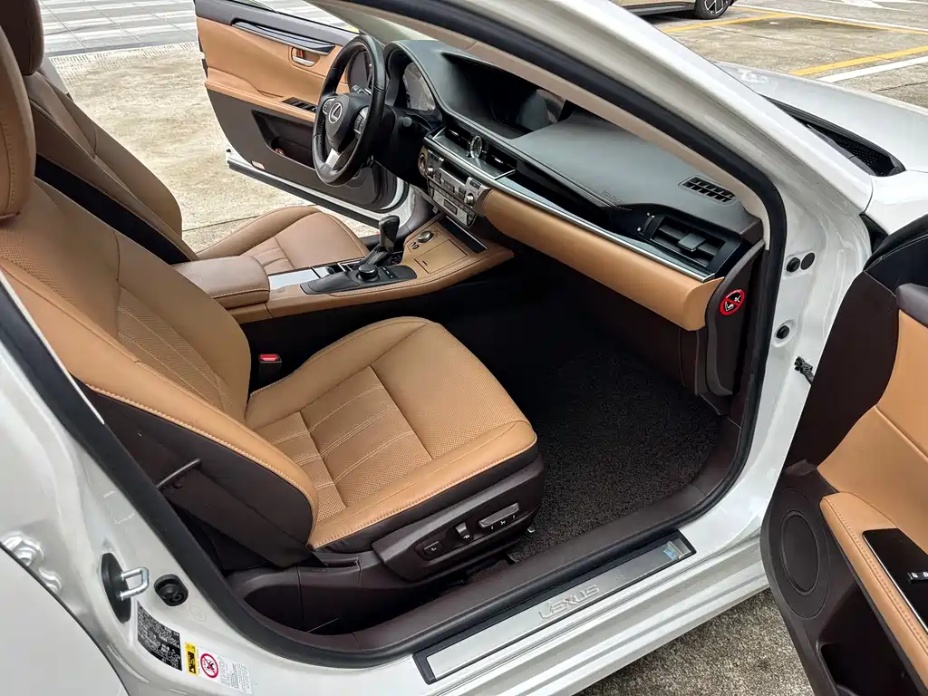Lexus ES — миниатюра 7