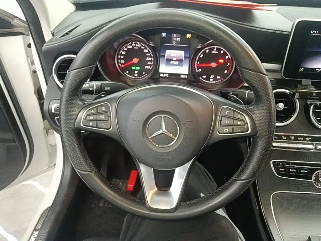 Mercedes-Benz C-Class — миниатюра 11
