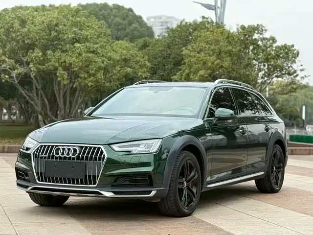 AUDI A4 2019