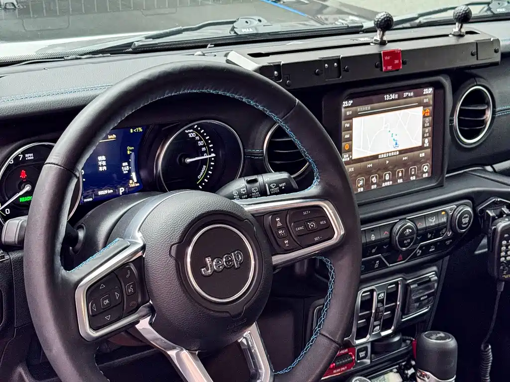 Jeep Wrangler PHEV — миниатюра 10