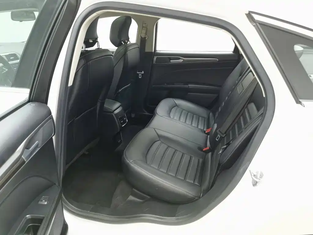 Ford Mondeo — миниатюра 15
