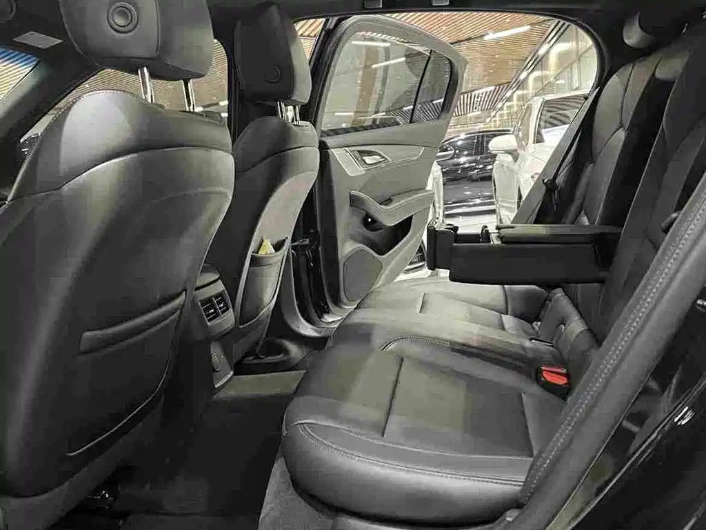 Cadillac CT5 — миниатюра 8