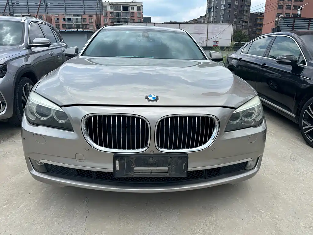 BMW 7 Series — миниатюра 2