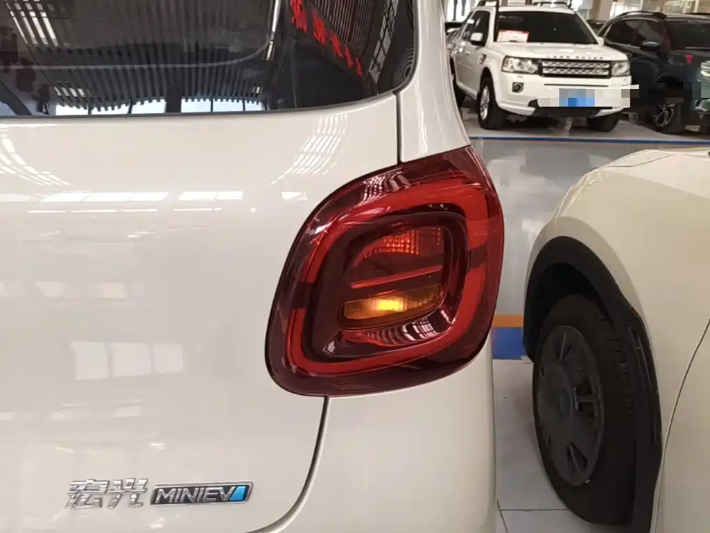 Wuling Mini EV MINIEV 2025 Premium +