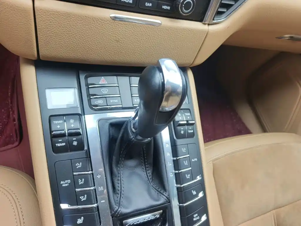 Porsche Macan — миниатюра 14