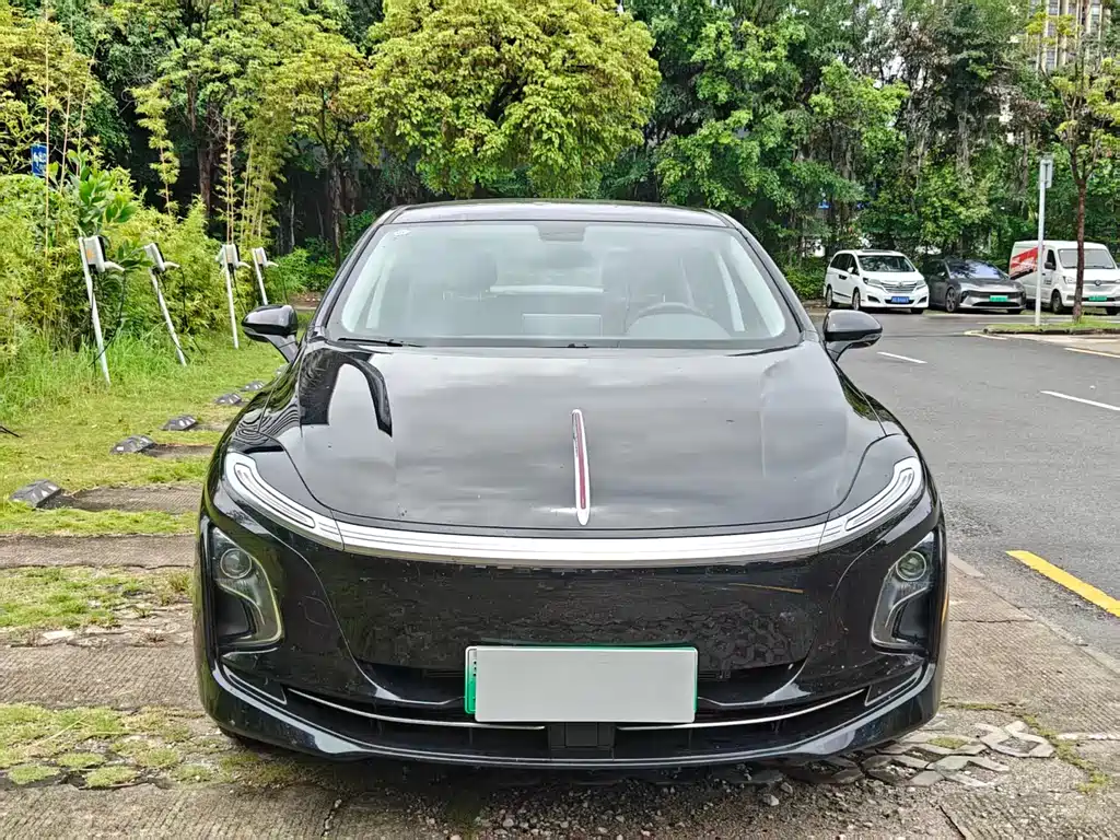 Hongqi E-QM5 2025 610km PLUS