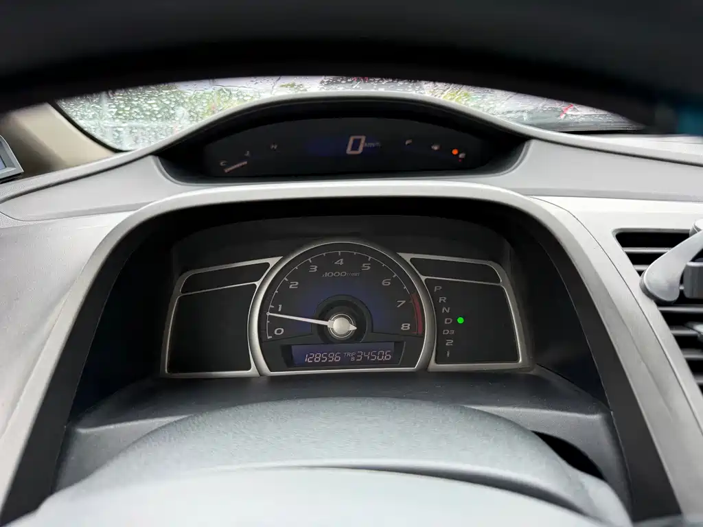 Honda Civic — миниатюра 10