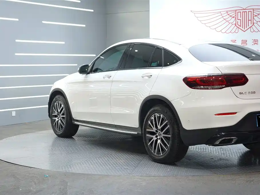 Mercedes-Benz GLC 2021 GLC 300 4MATIC SUV