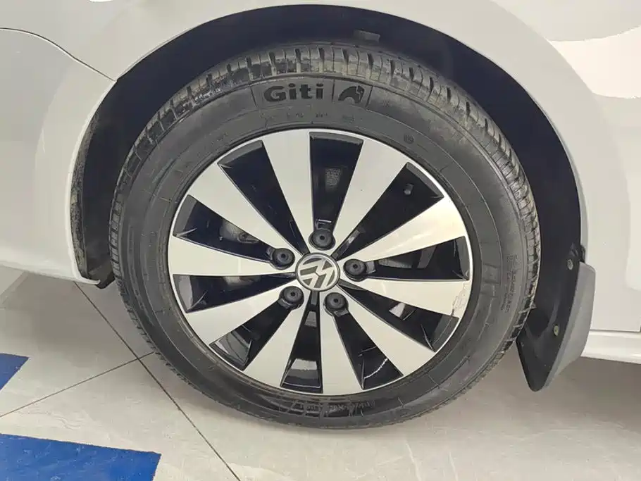 Volkswagen Sagitar — миниатюра 6