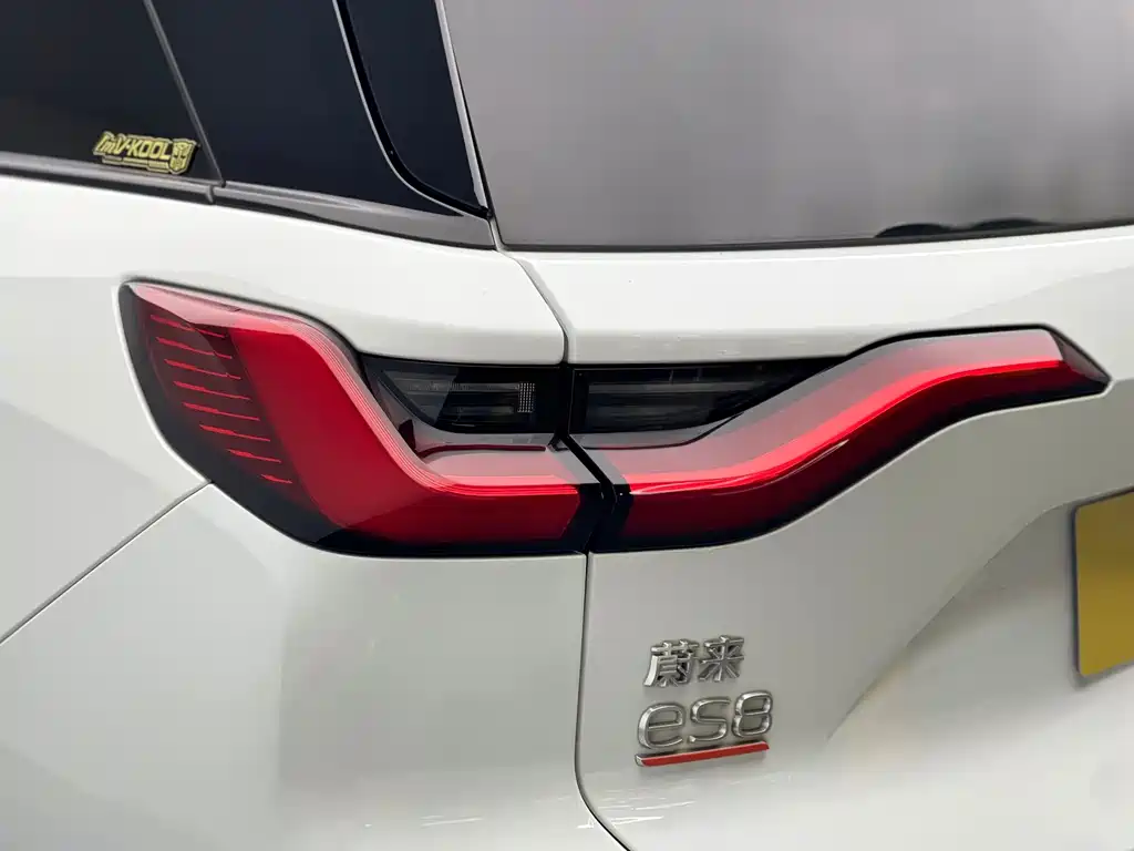 NIO ES8 2020 415KM мест