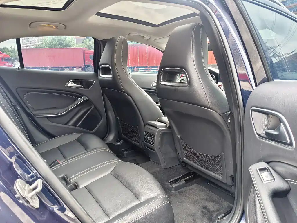 Mercedes-Benz GLA — миниатюра 11